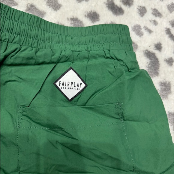 Men’s FairPlay Green Windbreaker Shorts - NWT - Size Large - Picture 6 of 8